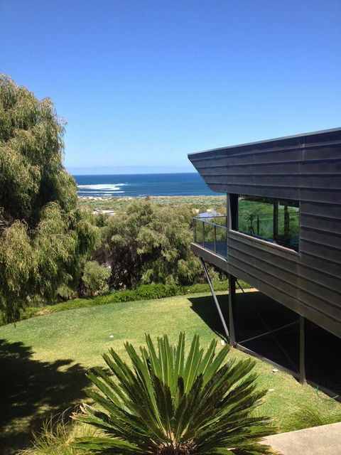 The Roozen Residence - Tourism Townsville 3