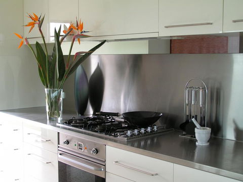 The Roozen Residence - Tourism Townsville 8