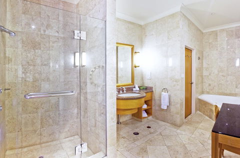 Duxton Hotel Perth - Tourism Townsville 3