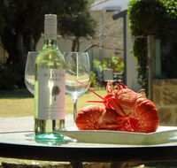 Lazy Lobster Holiday Units  Chalets - Tourism Townsville