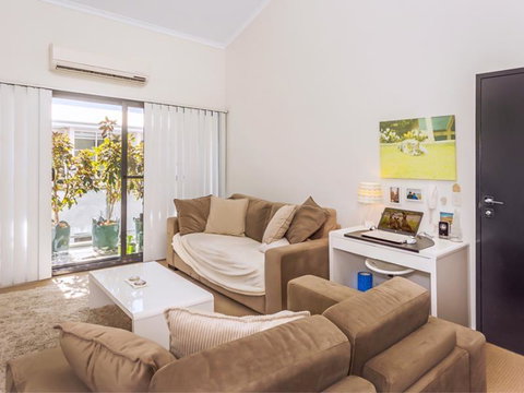 Home Apartment - Perth City Centre - Free WiFi - Tourism Townsville 0