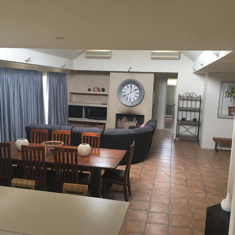 Grapevines Boutique Accommodation - Tourism Townsville 4