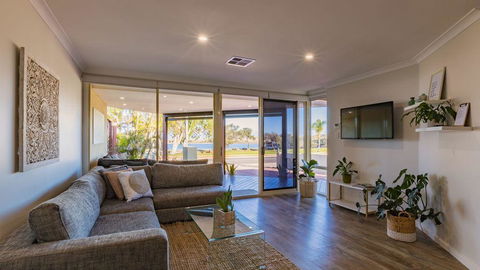 Starboard Views Kalbarri - River Front Apartment - Tourism Townsville 0