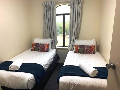 West Beach Lagoon 123 - Location & Views!!! - Tourism Townsville 4