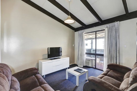 West Beach Lagoon 123 - Location & Views!!! - Tourism Townsville 6