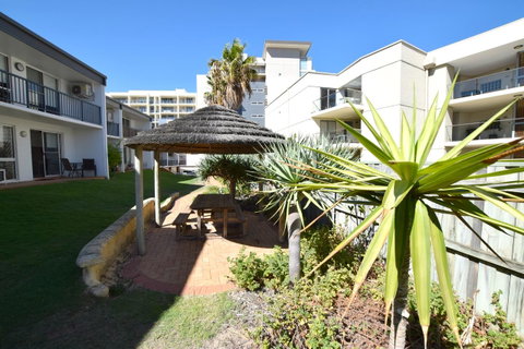 West Beach Lagoon 123 - Location & Views!!! - Tourism Townsville 15