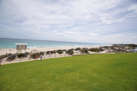 West Beach Lagoon 123 - Location & Views!!! - Tourism Townsville 19