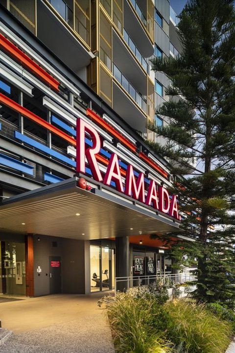 Ramada By Wyndham VetroBlu Scarborough Beach - Tourism Townsville 7
