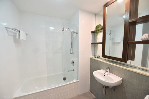 East On Byron - Tourism Townsville 32