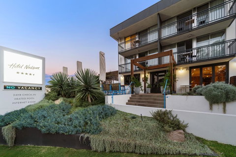 Hotel Nelson - Tourism Townsville 0