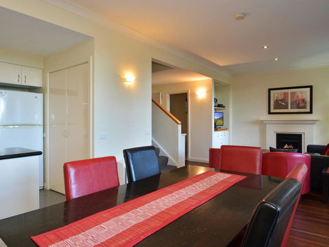 Villa Executive 2br Cypress DS Located Within Cypress Lakes Resort - Tourism Townsville 5