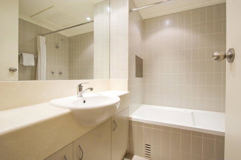Lantern 1 Bedroom Balcony With Panoramic View - Tourism Townsville 26