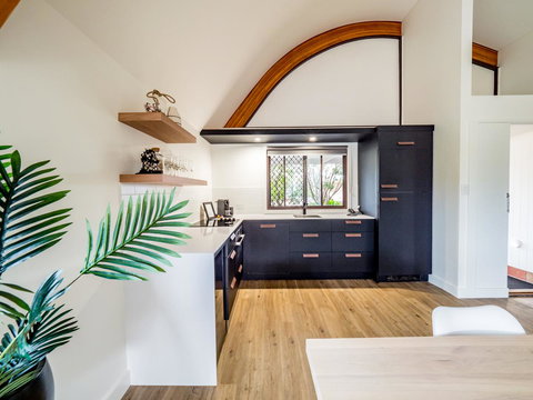 Waves Byron Bay - Tourism Townsville 13