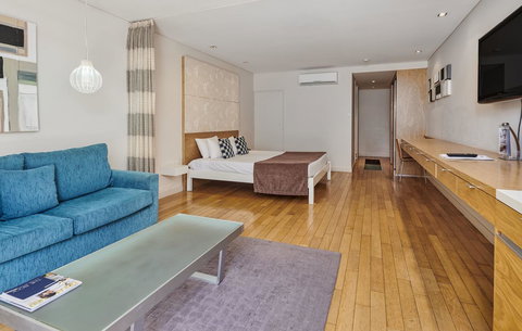 Waves Byron Bay - Tourism Townsville 39