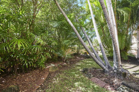 Waves Byron Bay - Tourism Townsville 44