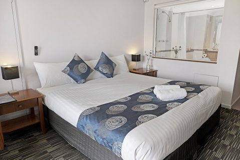 Banjo Paterson Inn - Tourism Townsville 23