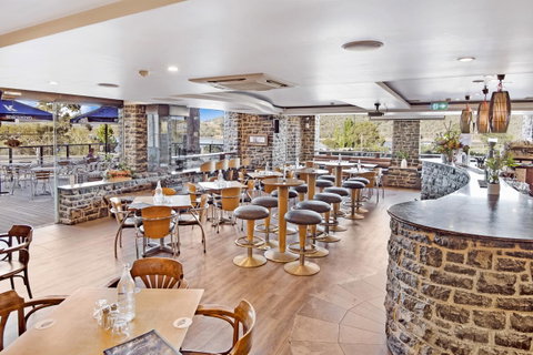 Banjo Paterson Inn - Tourism Townsville 8