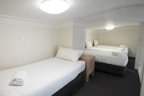 Banjo Paterson Inn - Tourism Townsville 27