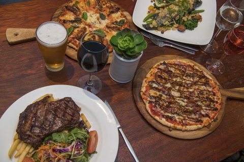 Banjo Paterson Inn - Tourism Townsville 36