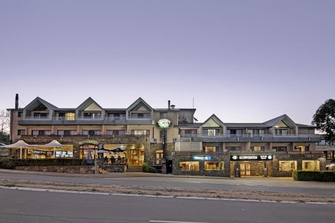 Banjo Paterson Inn - Tourism Townsville 6