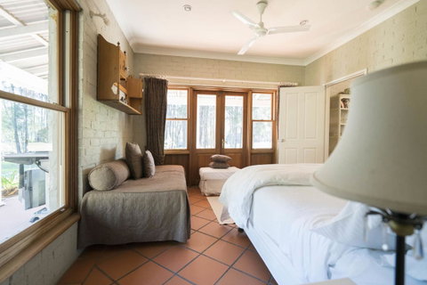 Thistle Hill Guesthouse - Walk To Many Wineries And Restaurants - Tourism Townsville 36