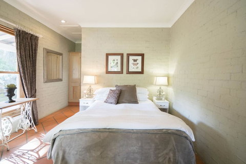 Thistle Hill Guesthouse - Walk To Many Wineries And Restaurants - Tourism Townsville 28