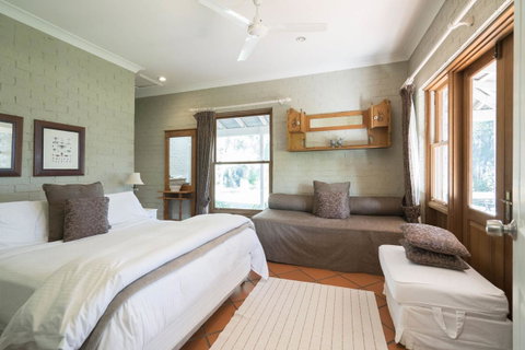 Thistle Hill Guesthouse - Walk To Many Wineries And Restaurants - Tourism Townsville 35