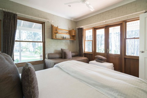 Thistle Hill Guesthouse - Walk To Many Wineries And Restaurants - Tourism Townsville 37
