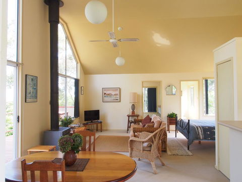 Bundle Hill Cottages - Tourism Townsville 6