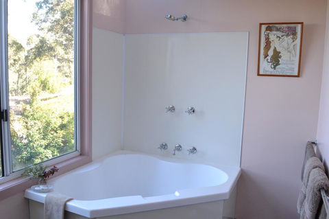 Bundle Hill Cottages - Tourism Townsville 26
