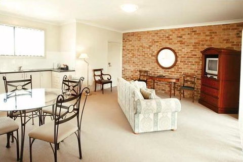 Potters Apartments - Tourism Townsville 11
