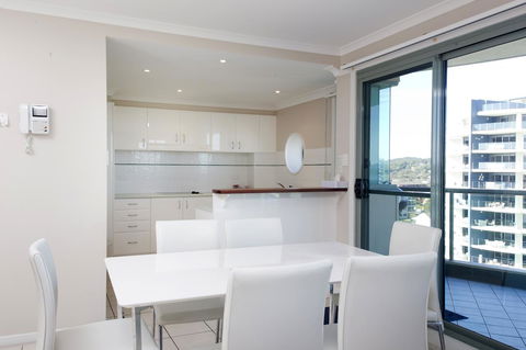 Sails Apartments - Tourism Townsville 3