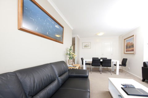 Sails Apartments - Tourism Townsville 14