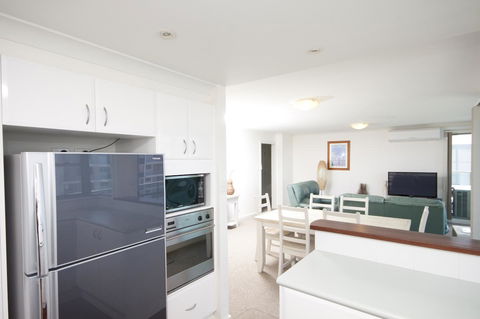 Sails Apartments - Tourism Townsville 17