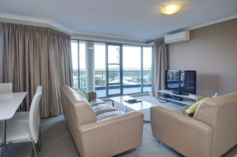 Sails Apartments - Tourism Townsville 0