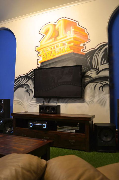Mad Monkey Kings Cross - Tourism Townsville 17