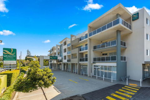 Quality Suites Pioneer Sands - Tourism Townsville 1