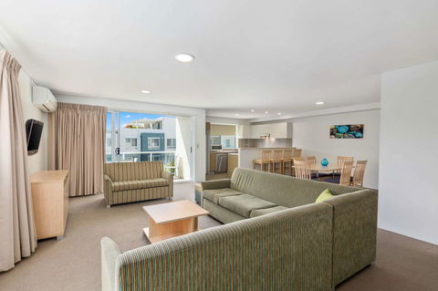Quality Suites Pioneer Sands - Tourism Townsville 5