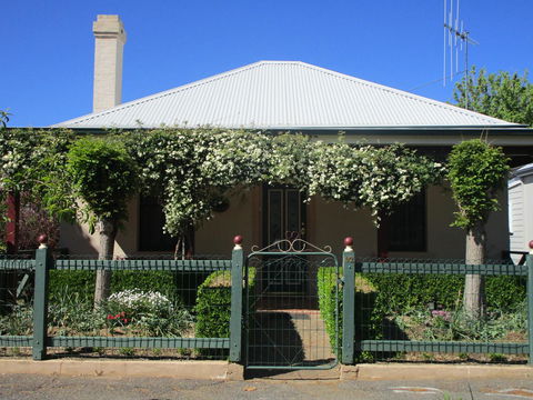 Boot Makers Cottage - Tourism Townsville 1