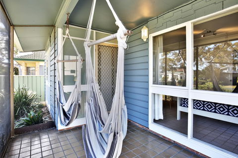 Hayes Beach House I Award Winner I 4 Mins To Beach - Tourism Townsville 16