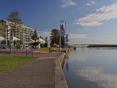 Oaks The Entrance Waterfront Suites - Tourism Townsville 12