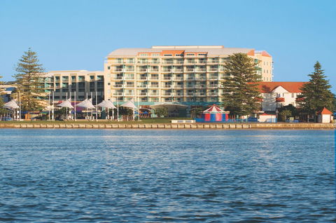Oaks The Entrance Waterfront Suites - Tourism Townsville 9
