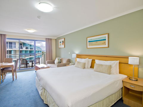 Oaks The Entrance Waterfront Suites - Tourism Townsville 10