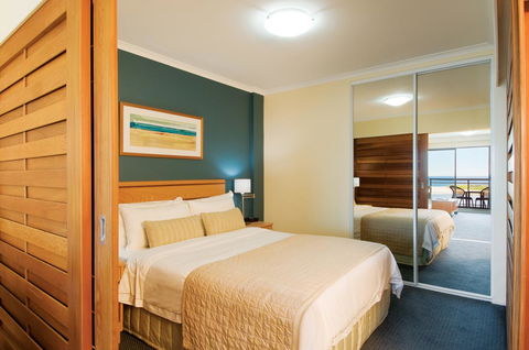 Oaks The Entrance Waterfront Suites - Tourism Townsville 3