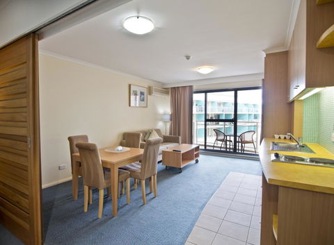 Oaks The Entrance Waterfront Suites - Tourism Townsville 11