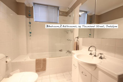 Full Circle Apartments - Tourism Townsville 13