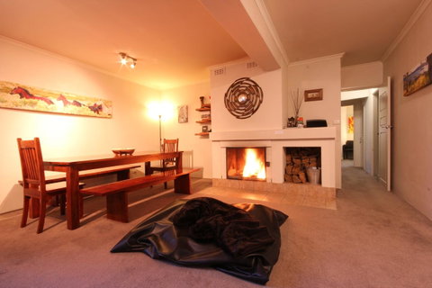 Full Circle Apartments - Tourism Townsville 0