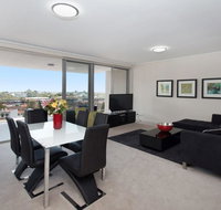 The Junction Palais - Modern and Spacious 2BR Bondi Junction Apartment Close to Everything - Tourism Townsville