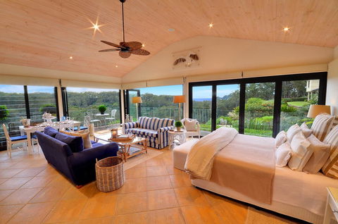 The Outlook Cabana - Tourism Townsville 6