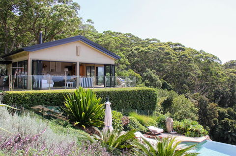 The Outlook Cabana - Tourism Townsville 10